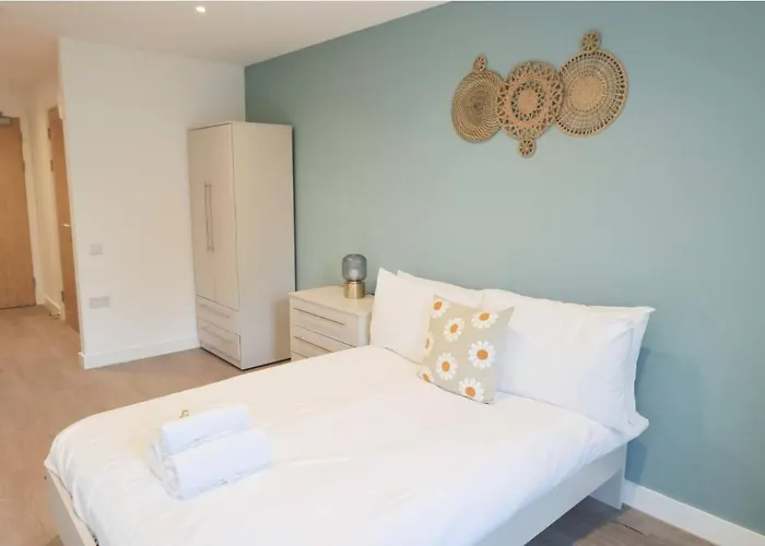 Redcross Street 308 * Bristol